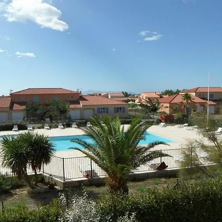 With 2 Bedrooms In Le Barcares, With Pool Access, Furnished Apartment *